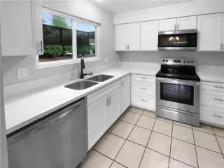 Photo #3: OC25198576 Listing 