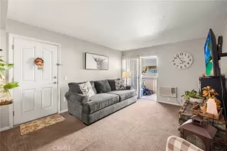 Photo #6: OC25226071 Listing