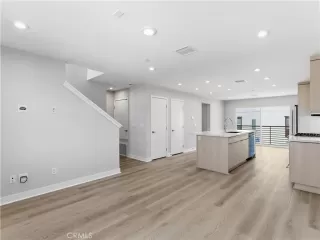 Photo #4: OC25241320 Listing 