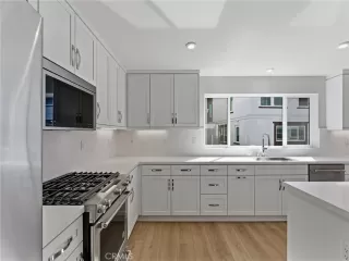 Photo #6: OC25244555 Listing