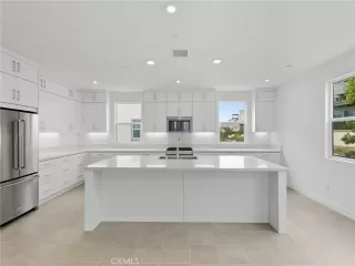 Photo #4: OC25244904 Listing