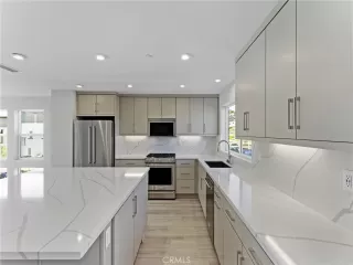 Photo #4: OC25245479 Listing