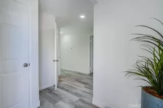 Photo #4: OC25249223 Listing