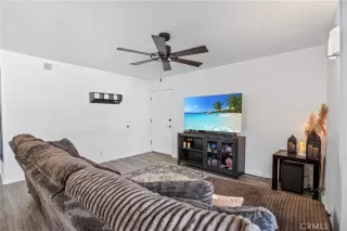 Photo #5: OC25253487 Listing 