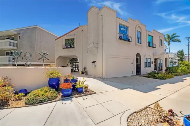 MLS: OC25257785 Condo For Sale