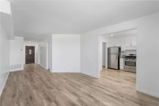 Photo #4: OC25257785 Listing 