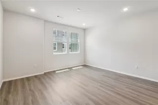 Photo #2: OC25269275 Listing