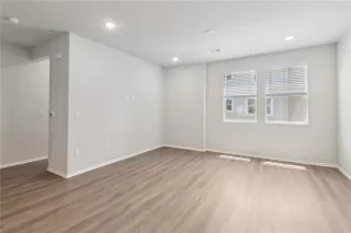 Photo #3: OC25269275 Listing