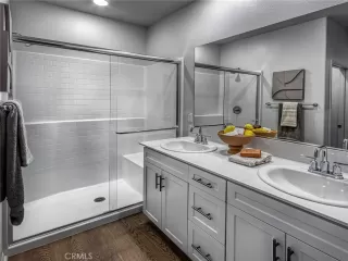 Photo #6: OC25269317 Listing