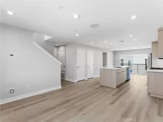 Photo #4: OC26007196 Listing