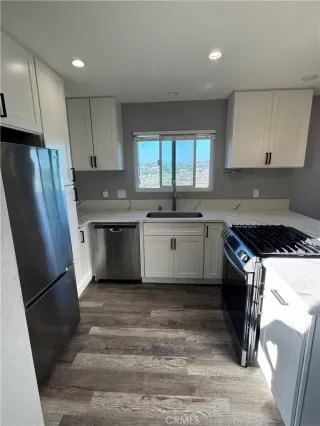 Photo #4: OC26021490 Listing 