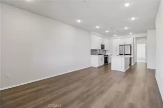 Photo #4: OC26023555 Listing