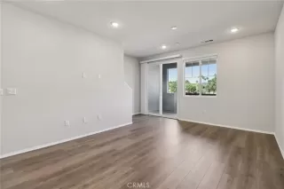 Photo #6: OC26023555 Listing