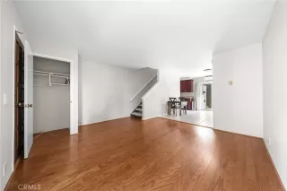 Photo #4: OC26065387 Listing