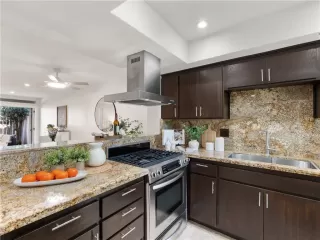 Photo #3: OC26069800 Listing
