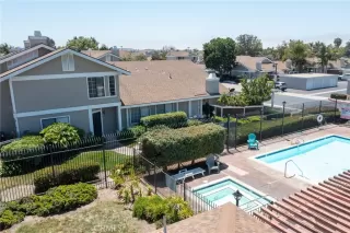 Photo #3: OC26102033 Listing 