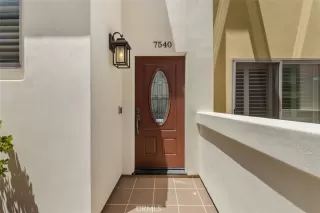 Photo #4: OC26111365 Listing