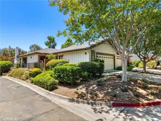Photo #2: OC26118954 Listing