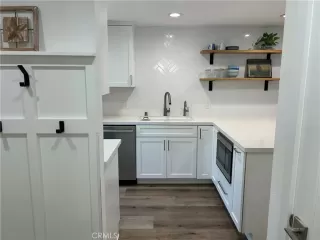 Photo #6: OC26119601 Listing