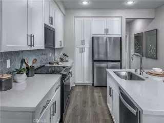 Photo #2: OC26122512 Listing