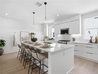 Photo #6: OC26128655 Listing