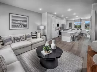 Photo #4: OC26168663 Listing