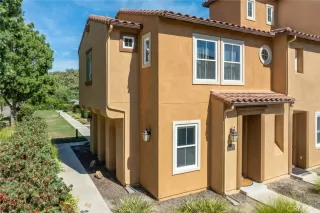 Photo #2: OC26176760 Listing