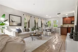 Photo #4: OC26176760 Listing