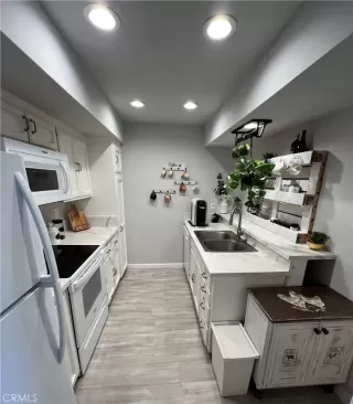 Photo #4: OC26179349 Listing