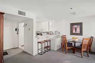 Photo #5: PT22139337 Listing