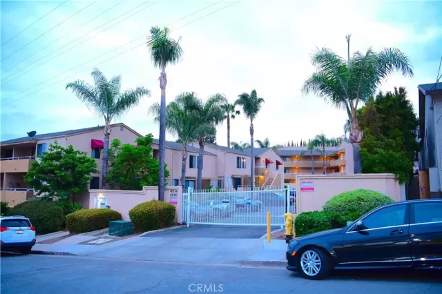 MLS: PT23104031 Condo For Sale