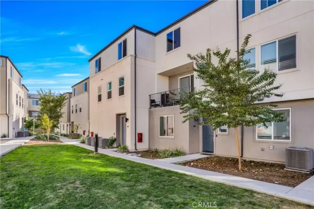 MLS: PT23215915 Condo For Sale