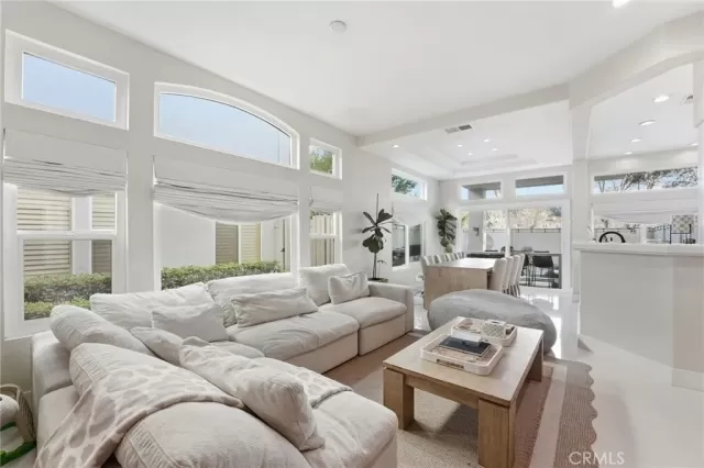 MLS: PT26037521 Condo For Sale