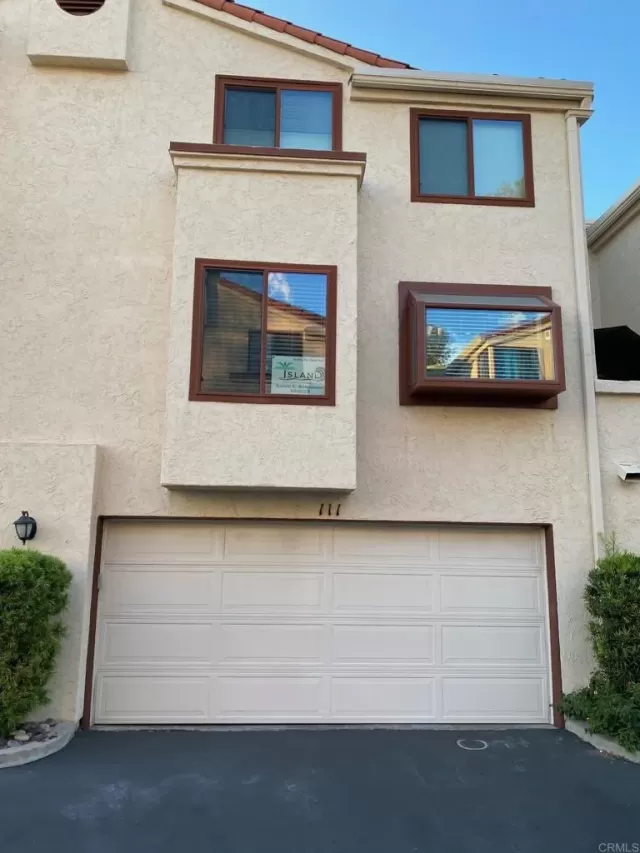 MLS: PTP2205920 Condo For Sale