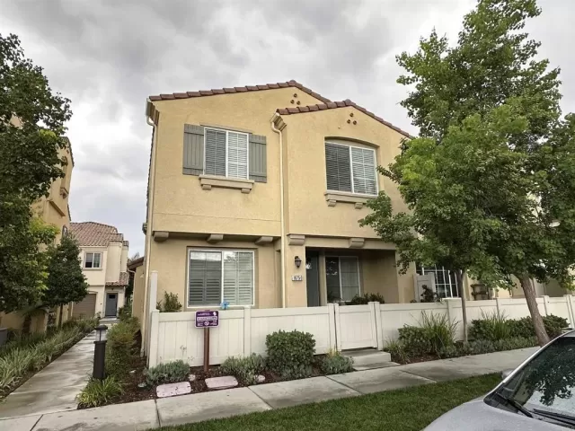 MLS: PTP2206786 Condo For Sale