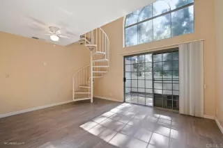 Photo #1: PTP2207328 Listing