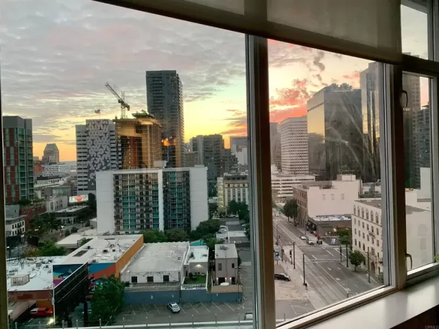 MLS: PTP2207620 Condo For Sale