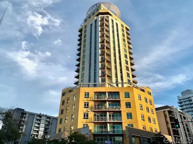 MLS: PTP2207800 Condo For Sale