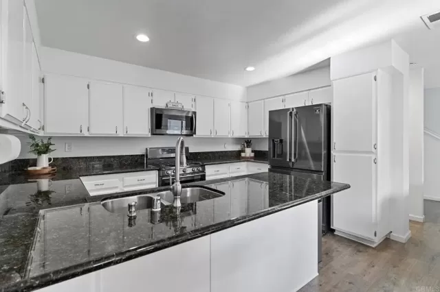 MLS: PTP2207801 Condo For Sale