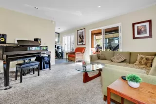 Photo #1: PTP2207840 Listing