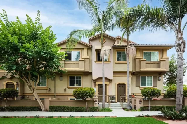 MLS: PTP2300083 Condo For Sale