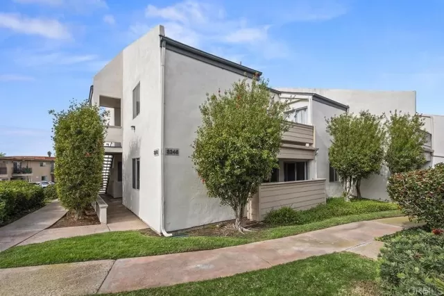 MLS: PTP2300190 Condo For Sale