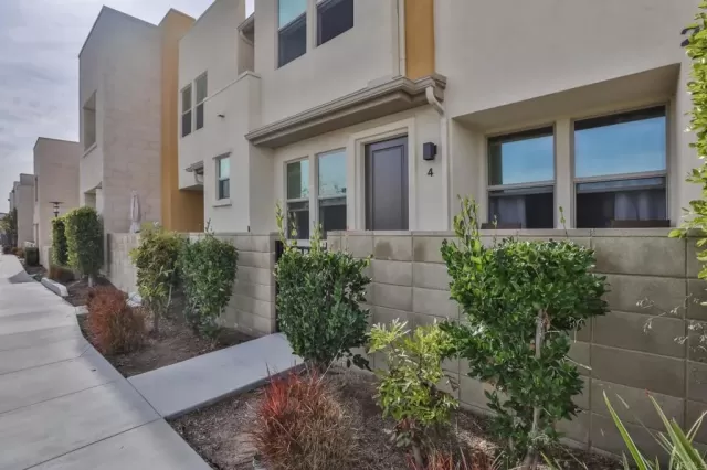 MLS: PTP2300198 Condo For Sale