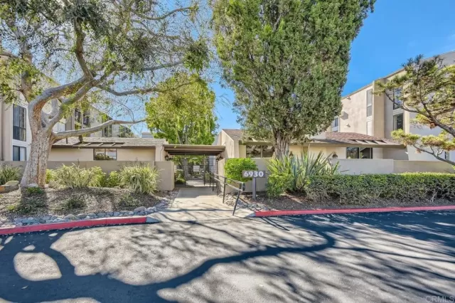 MLS: PTP2300415 Condo For Sale