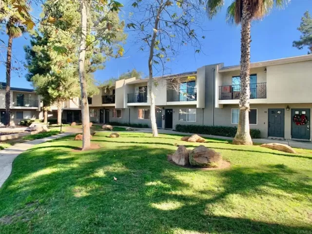 MLS: PTP2300426 Condo For Sale