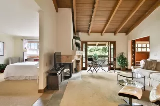 Photo #1: PTP2300611 Listing