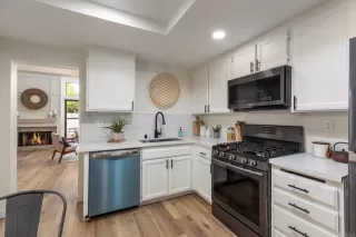 Photo #2: PTP2300631 Listing