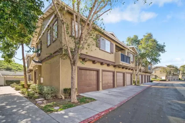 MLS: PTP2300632 Condo For Sale