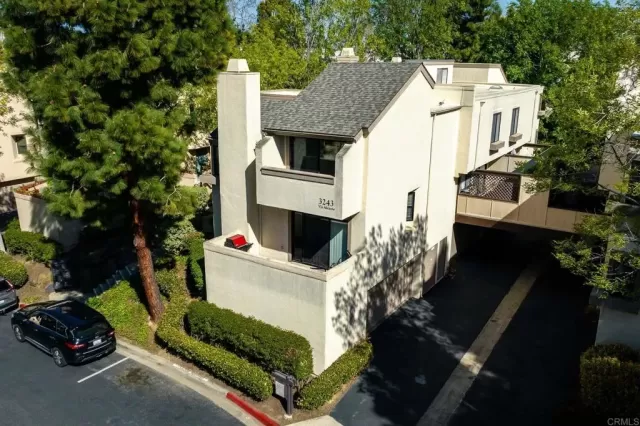 MLS: PTP2300694 Condo For Sale