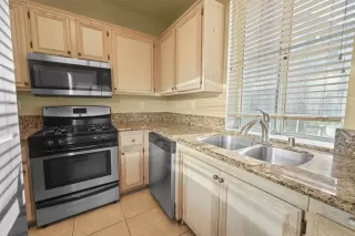 Photo #4: PTP2300808 Listing